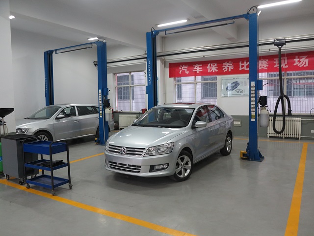上海大眾發(fā)動(dòng)機整車(chē)維護工位